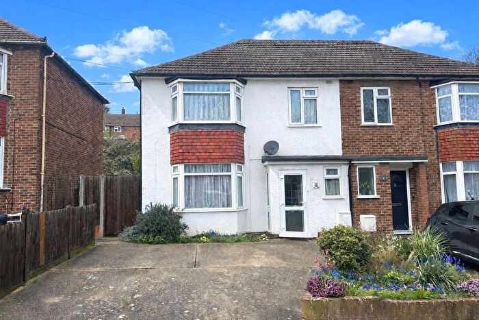 3 Bedroom Semi Detached House For Sale In The Tideway, Rochester, Kent, ME1