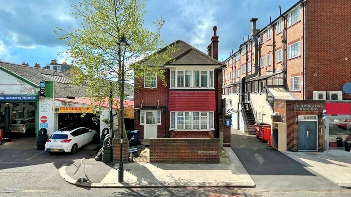 4 Bedroom Detached House To Rent In Culmington Road, London, W13