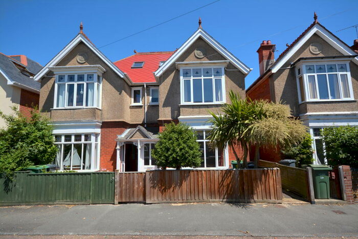 5 Bedroom Semi-Detached House To Rent In Consort Road, Cowes, PO31