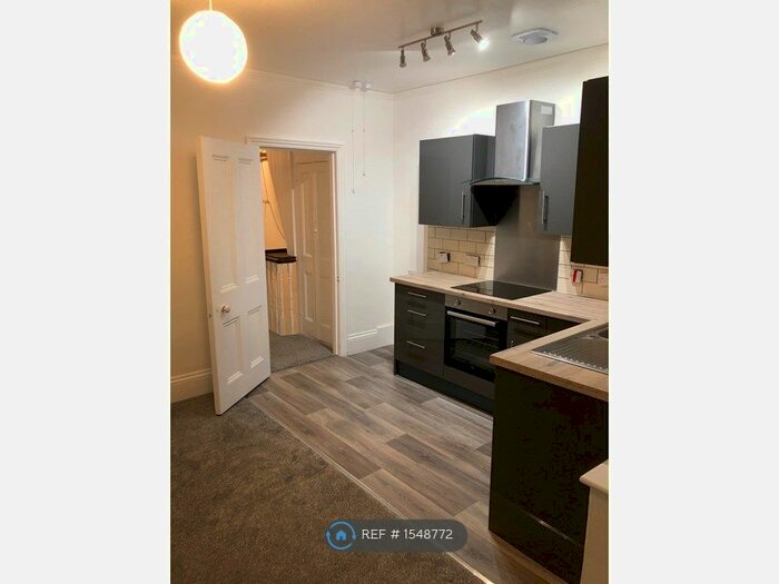 2 Bedroom Flat To Rent In Westcourt Road, Worthing, BN14