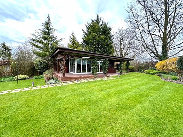 1 Bedroom Property To Rent In Longdown Lane North, Epsom, KT17