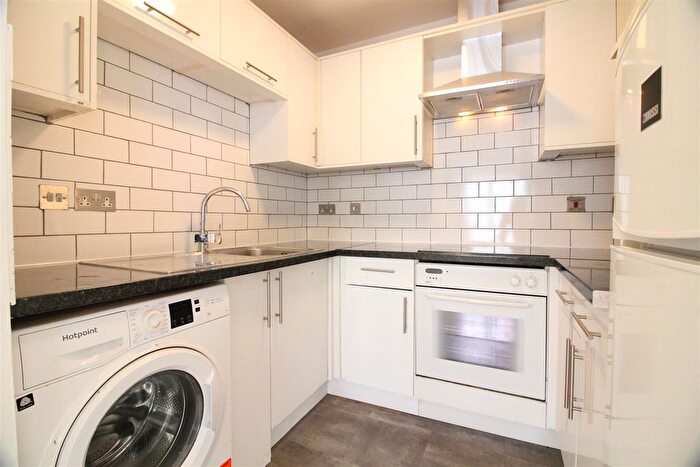 2 Bedroom Property To Rent In Warwick Road, West Drayton, UB7