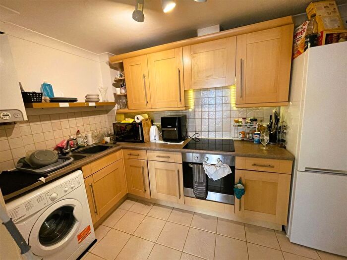 1 Bedroom Flat To Rent In Jessamine Road, Southampton, SO16