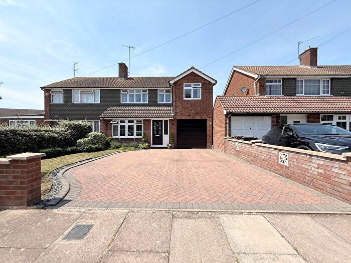4 Bedroom Semi Detached House For Sale In Ranock Close, Luton, LU3