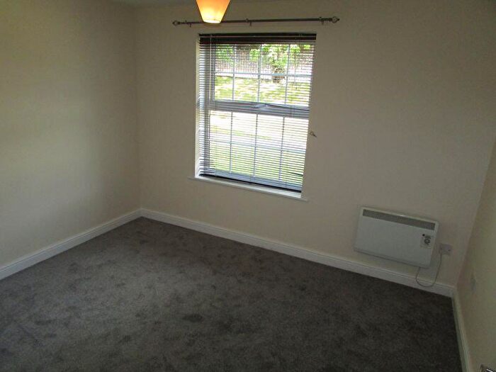 2 Bedroom Apartment To Rent In Dell Road Shawclough., OL12