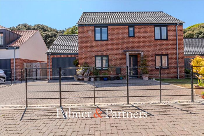3 Bedroom Detached House For Sale In Martello Close, Bawdsey, Woodbridge, Suffolk, IP12