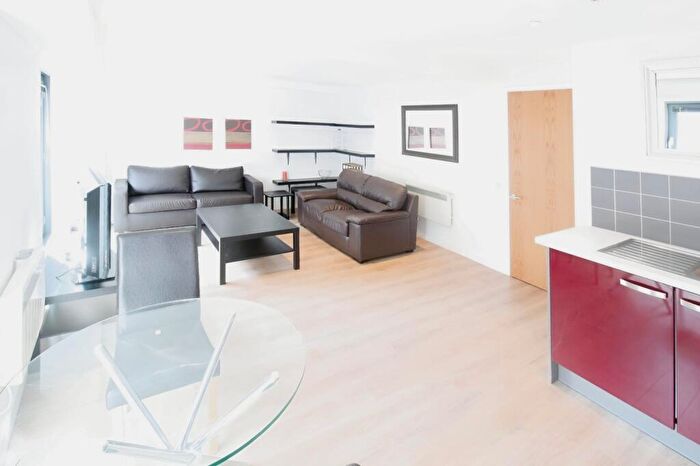 2 Bedroom Flat To Rent In York Place, Leeds, West Yorkshire, LS1