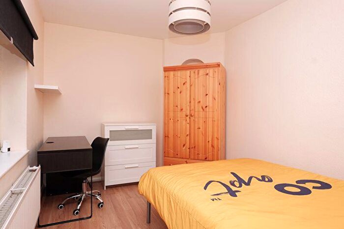 4 Bedroom Semi-Detached House To Rent In Southall Avenue, Brighton, BN2