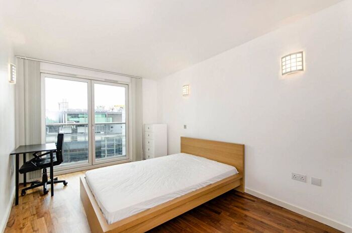 2 Bedroom Flat To Rent In New Providence Wharf, Canary Wharf, London, E14