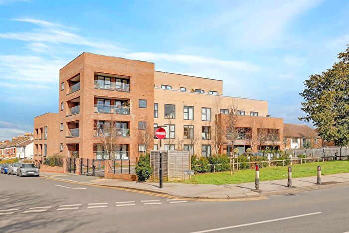 1 Bedroom Flat For Sale In Beulah Hill, London, SE19