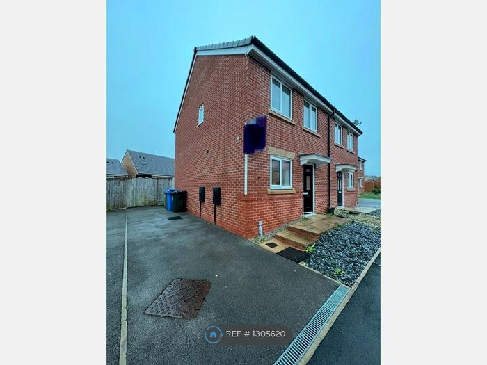 2 Bedroom Semi-Detached House To Rent In Grassmoor Close, Middleton, Manchester, M24