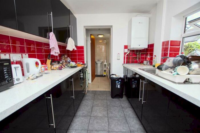 5 Bedroom House To Rent In Pershore Road, Selly Park, Birmingham, B29