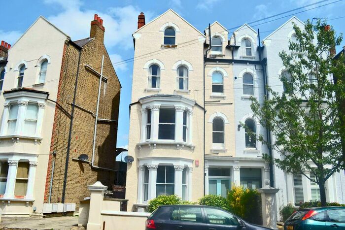 1 Bedroom Apartment To Rent In Sisters Avenue, London, SW11