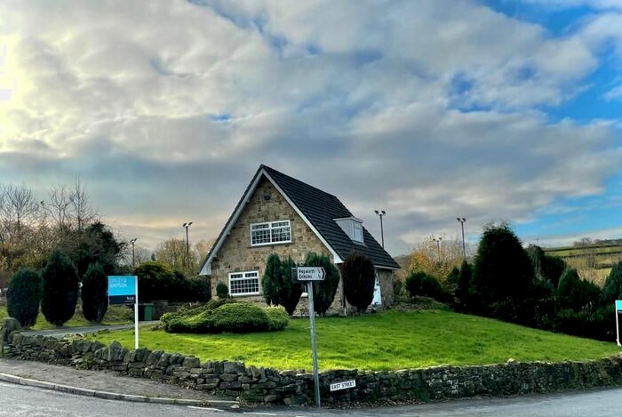 3 Bedroom Detached House To Rent In Scar Villa, East Street, Jackson Bridge, Holmfirth HD9