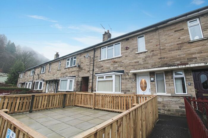 2 Bedroom Terraced House For Sale In Lineholme Avenue, Todmorden, OL14