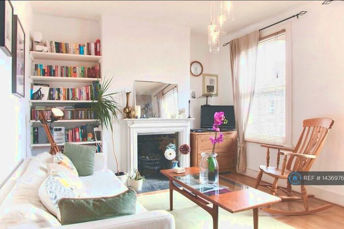 1 Bedroom Flat To Rent In Geldart Road, London, SE15