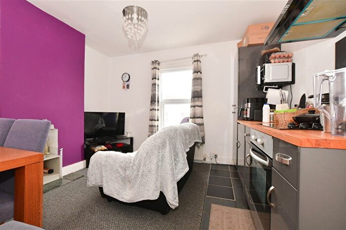 2 Bedroom Flat For Sale In Cross Street, Sandown, Isle Of Wight, PO36