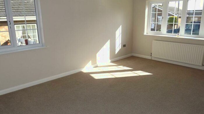 2 Bedroom Detached Bungalow To Rent In Willow Place, Braithwell, Rotherham, S66