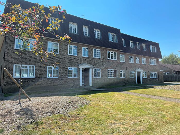 1 Bedroom Flat To Rent In Mount Hermon Road, Hook Heath, Woking, GU22