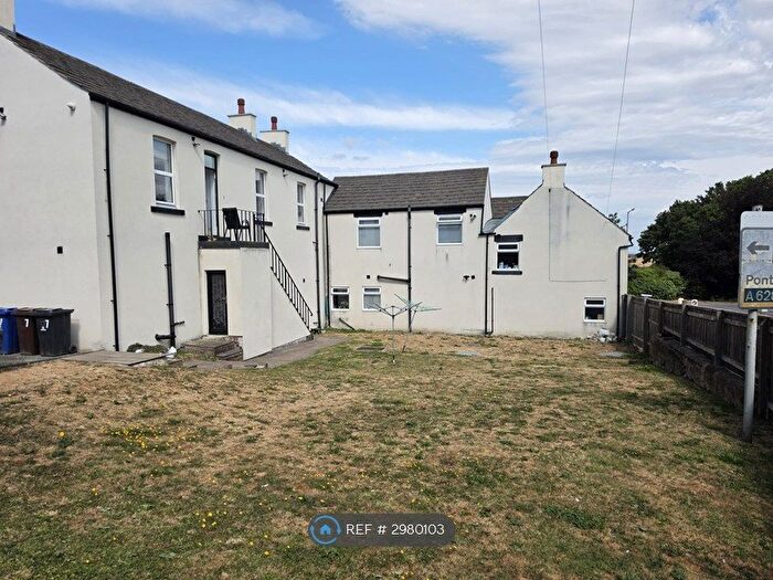 3 Bedroom Flat To Rent In Davids Court, Brierley, Barnsley, S72