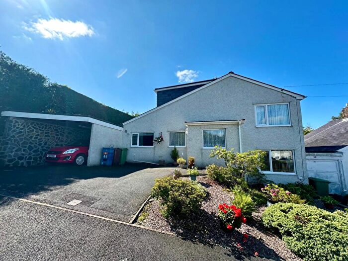 4 Bedroom Link Detached House For Sale In Maesbrith, Dolgellau, LL40