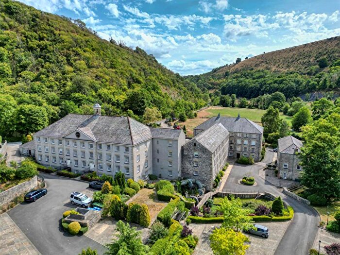 2 Bedroom Flat For Sale In Cressbrook, SK17