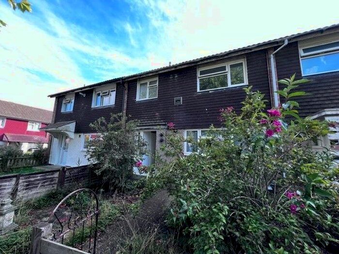 3 Bedroom Property To Rent In Newenden Close, Ashford, TN23