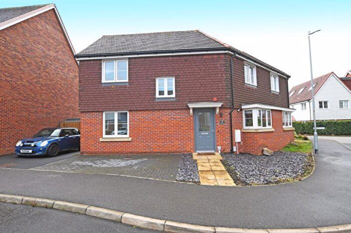 3 Bedroom Semi-Detached House For Sale In Fieldfare Drive, Maidstone, ME15