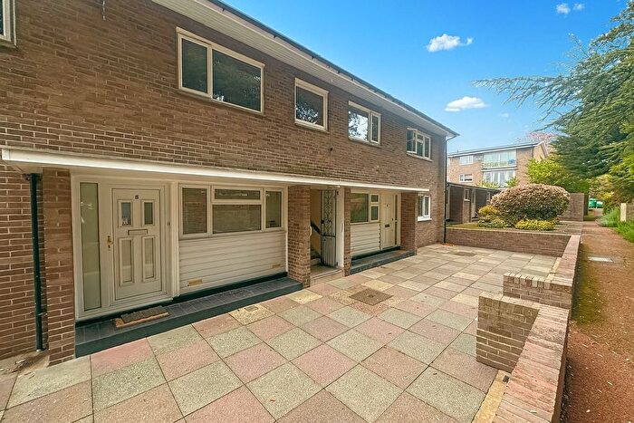 2 Bedroom Maisonette To Rent In Southcote Road, Reading, Berkshire, RG30