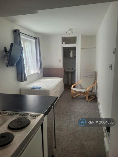 Studio To Rent In The Esplanade, Weymouth, DT4