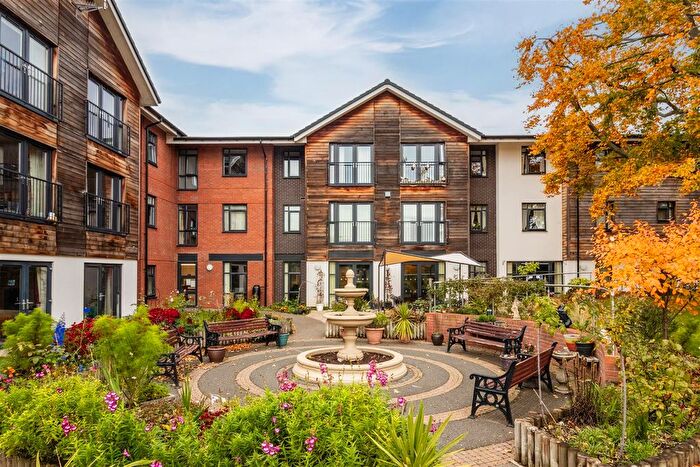 2 Bedroom Flat For Sale In All Saints Road, Warwick, CV34