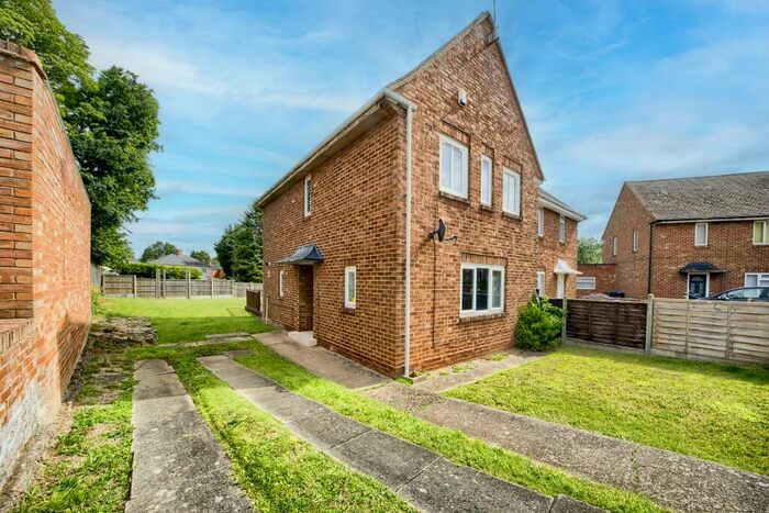 3 Bedroom Semi-Detached House To Rent In Edinburgh Crescent, Leamington Spa, Warwickshire, CV31