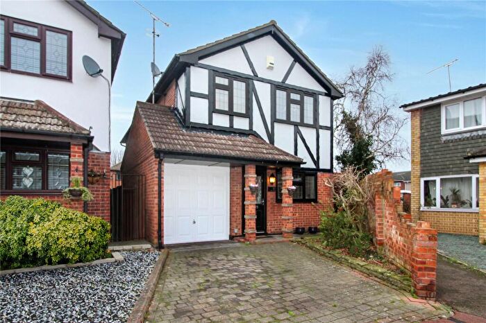4 Bedroom Detached House For Sale In Thornhill, Leigh-on-Sea, Essex, SS9