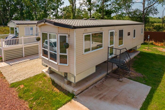 2 Bedroom Mobile/park Home For Sale In Hanley Road, Upton-Upon-Severn, Worcester, WR8