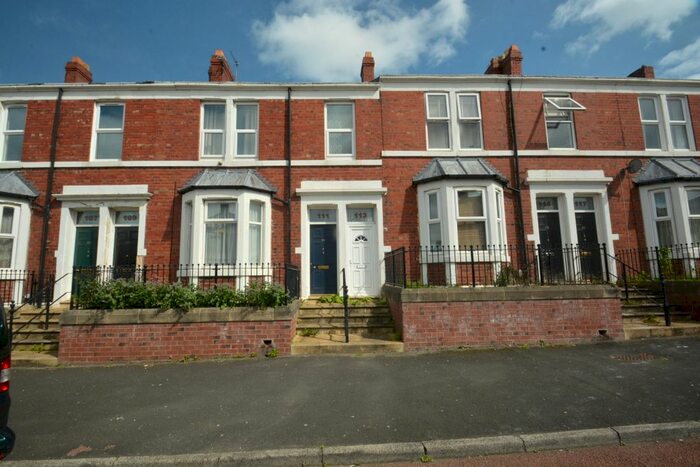 2 Bedroom Flat To Rent In Rawling Road, Gateshead, NE8