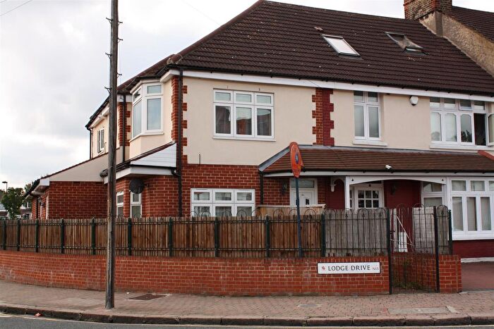1 Bedroom Flat To Rent In Lodge Drive, Palmers Green, London, N13