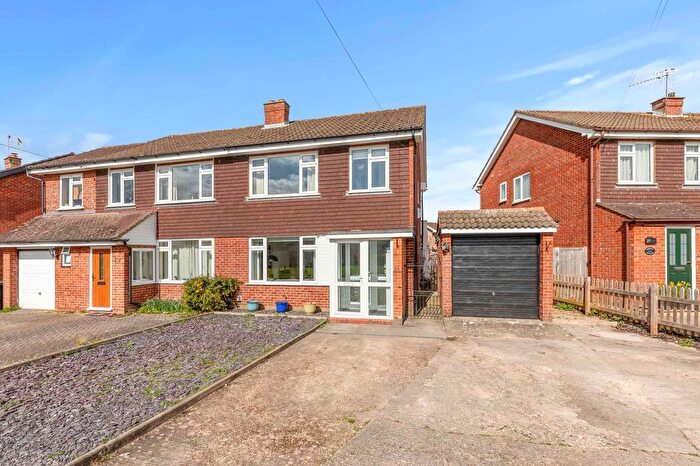3 Bedroom Semi Detached House For Sale In Dunsmore Ride, Princes Risborough, HP27
