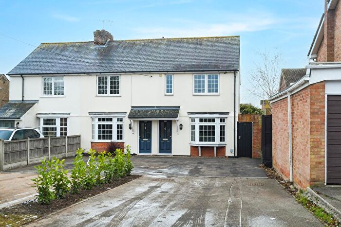 3 Bedroom Terraced House For Sale In Watchouse Road, Chelmsford, CM2