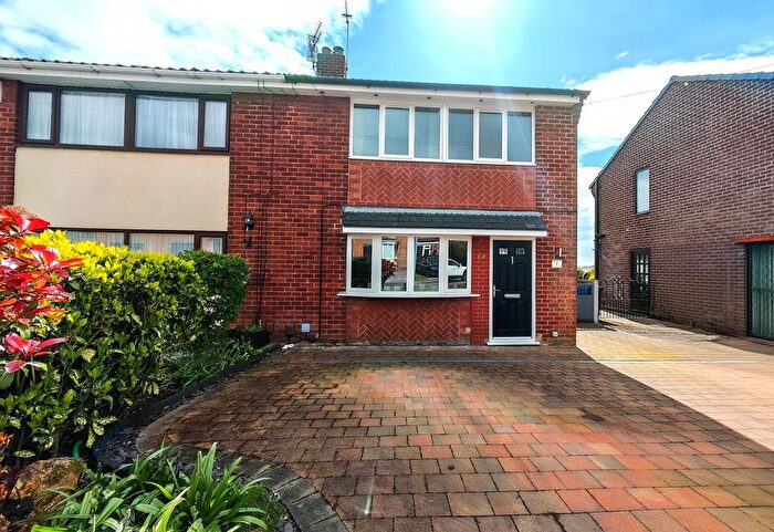 3 Bedroom Semi-Detached House For Sale In Devonshire Drive, Worsley, Manchester, Greater Manchester, M28
