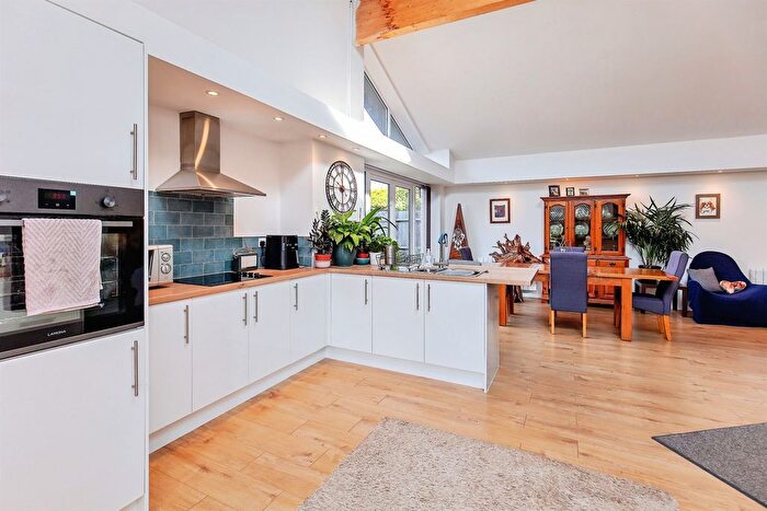 4 Bedroom Semi-Detached Bungalow For Sale In Greenbank Terrace, Ringstead, Kettering, NN14