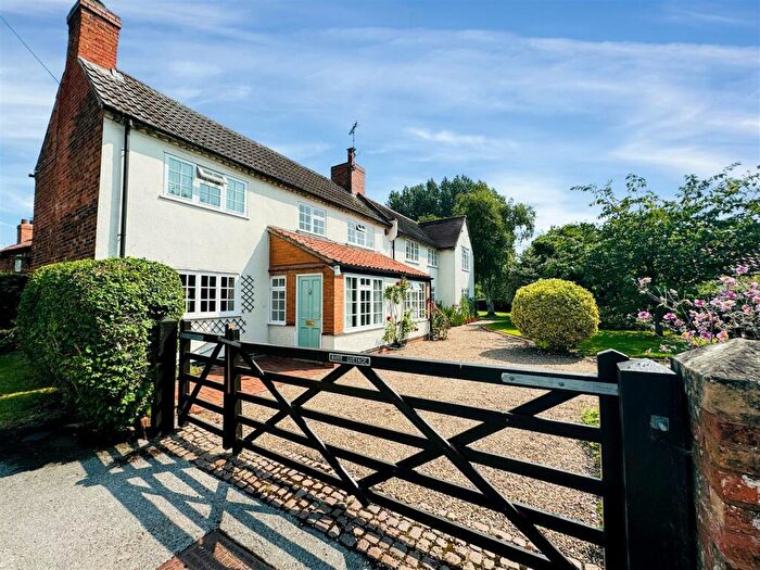 4 Bedroom Detached House For Sale In Main Street, Hoveringham, Nottingham, NG14