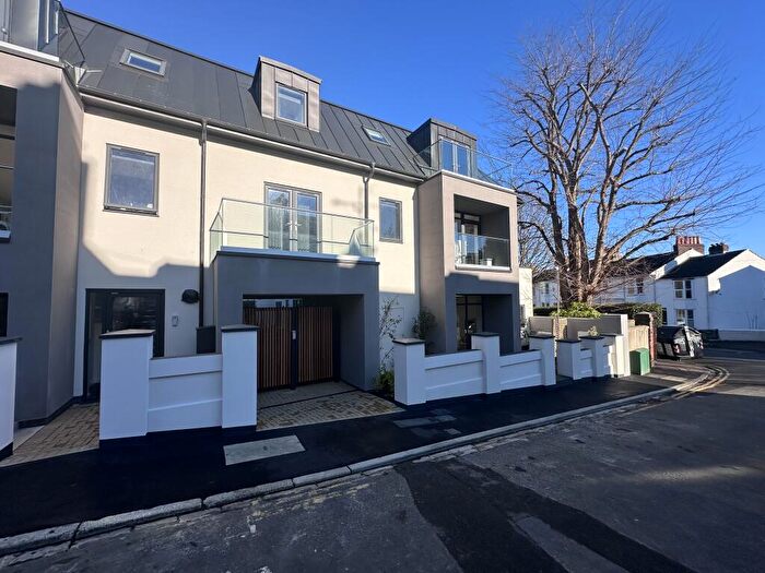 1 Bedroom Apartment To Rent In York Villas, BN1