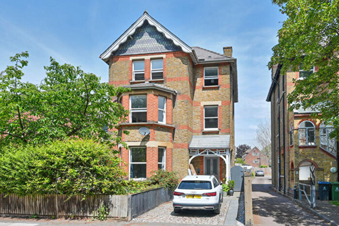 4 Bedroom Flat For Sale In Langley Road, Surbiton, KT6