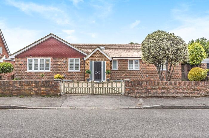5 Bedroom Bungalow For Sale In Brookside Avenue, Wraysbury, Berkshire, TW19