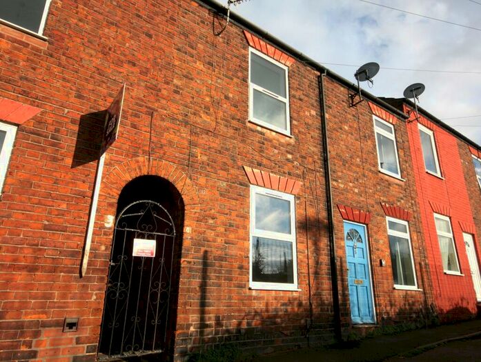 2 Bedroom House To Rent In Queen Street, Grantham, NG31