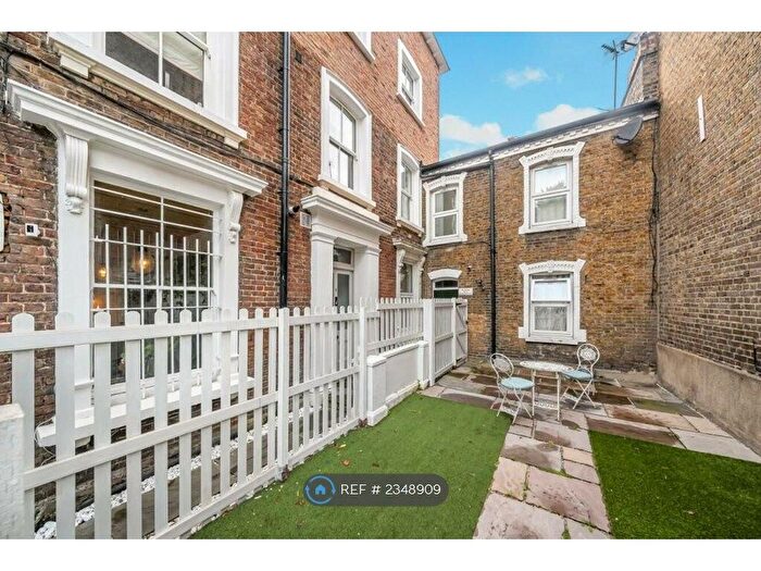 1 Bedroom Terraced House To Rent In Oaklands Grove, London, W12