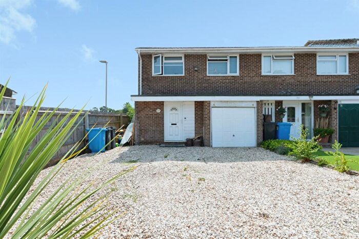 3 Bedroom End Of Terrace House For Sale In Viscount Walk, Bournemouth, BH11