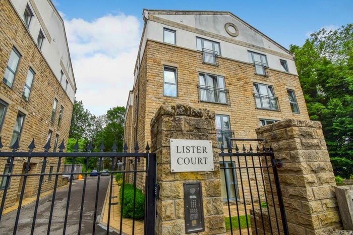 2 Bedroom Apartment To Rent In Flat Lister Court, Cunliffe Road, Bradford, BD8