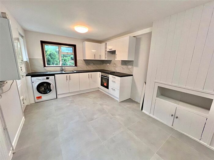 3 Bedroom Terraced House To Rent In Gordon Road, Bounds Green, London, N11
