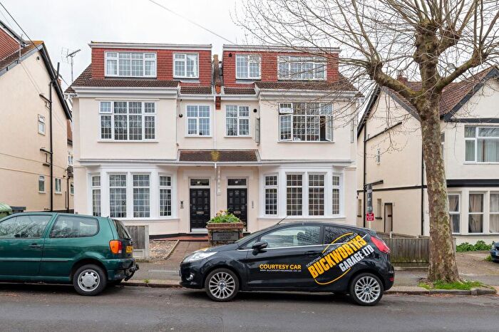 1 Bedroom Flat To Rent In Manor Road, Westcliff-on-Sea, SS0